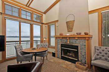 The Inn At Langley Exterior photo